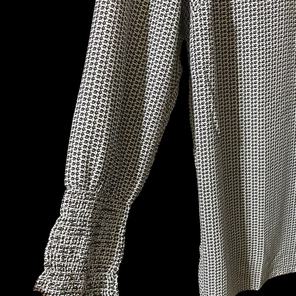 Gorgeous B&W silky blouse! Near Perfect Cond!Nice design details! - Picture 2 of 12